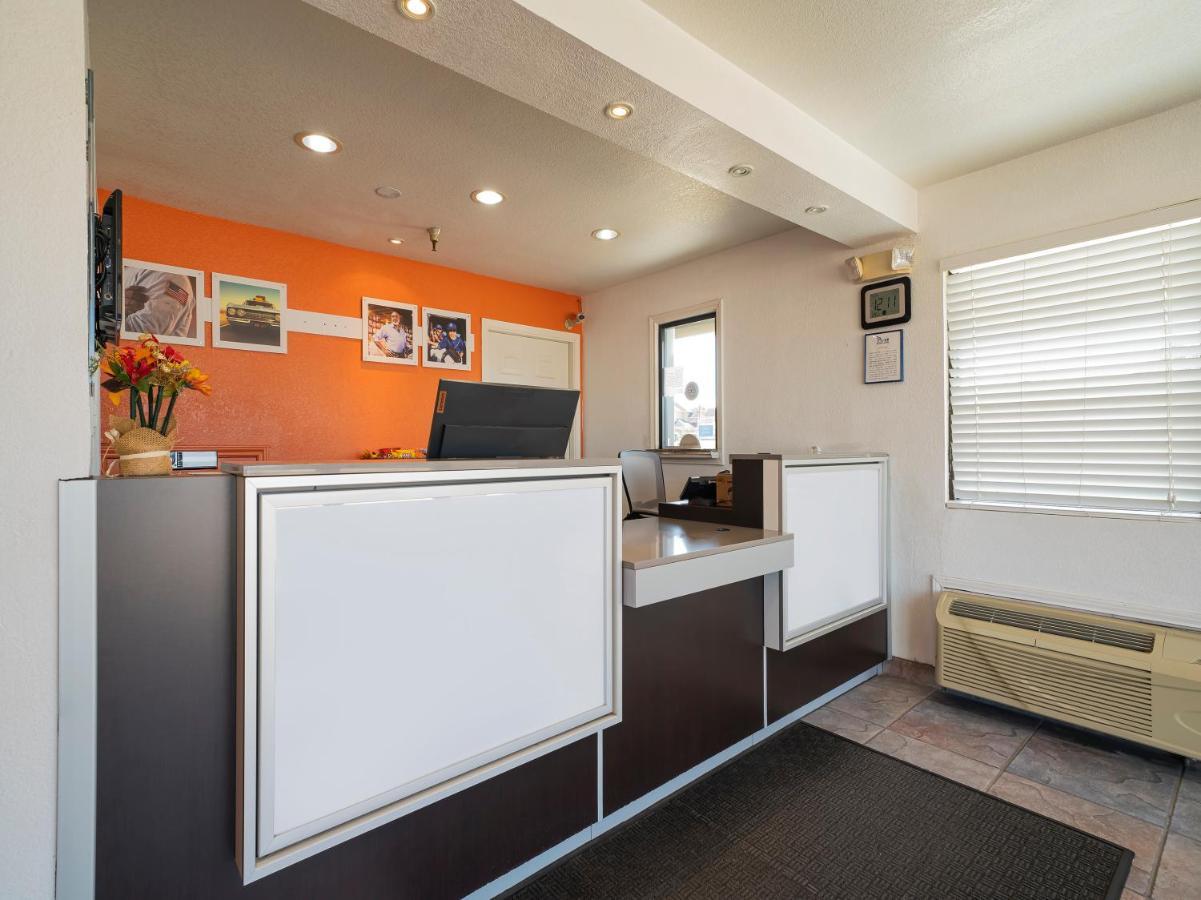 Americas Best Value Inn & Suites Humble Exteriör bild