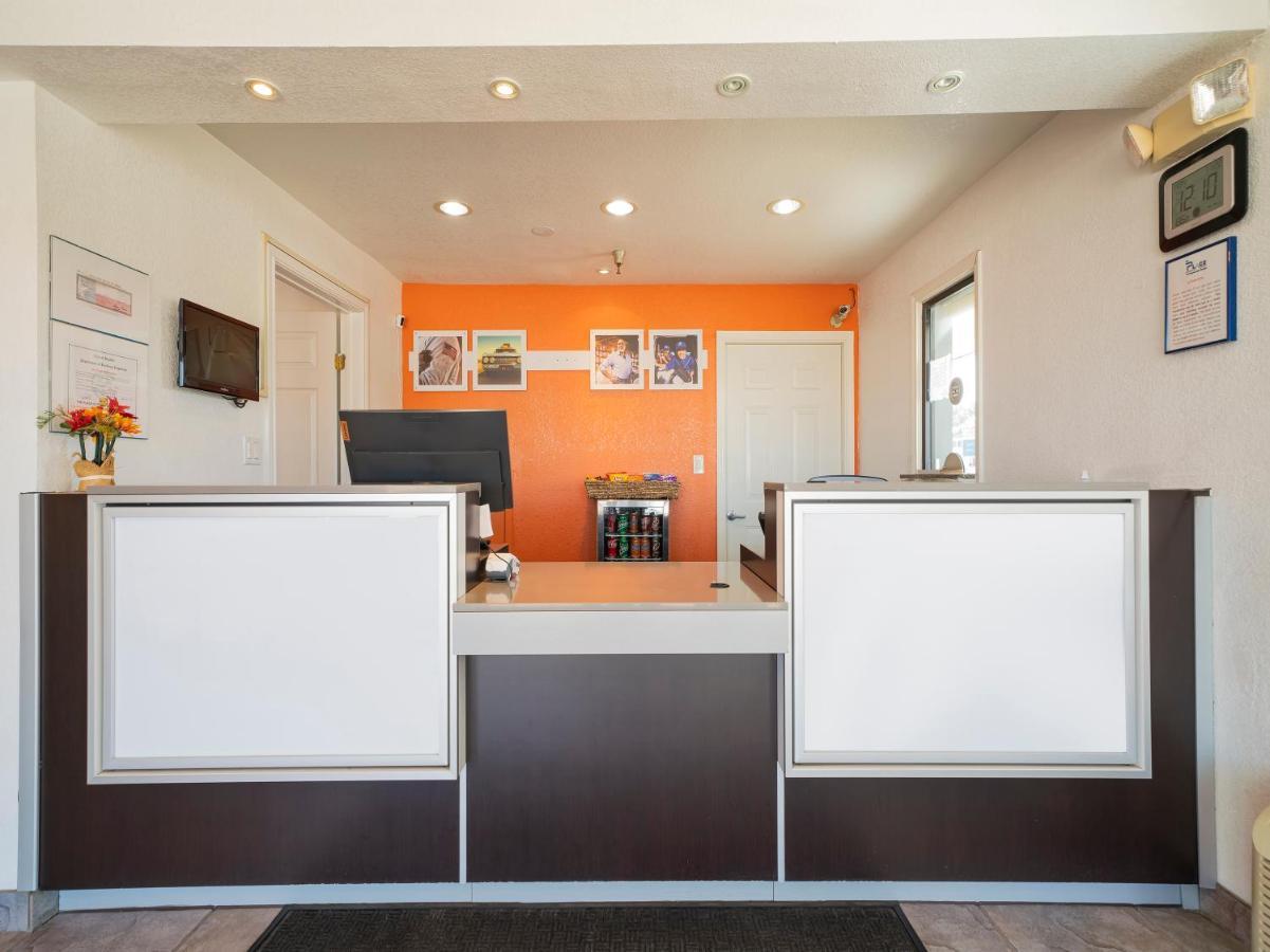 Americas Best Value Inn & Suites Humble Exteriör bild