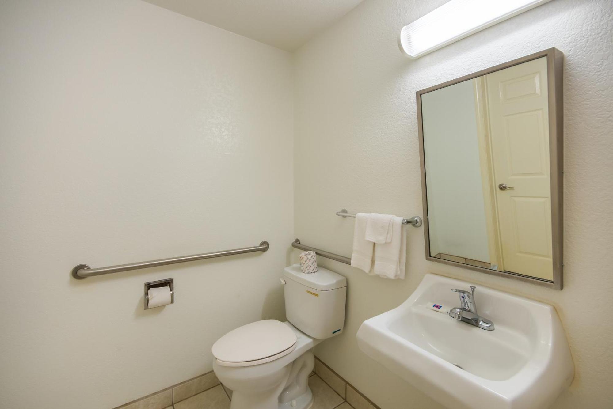 Americas Best Value Inn & Suites Humble Exteriör bild