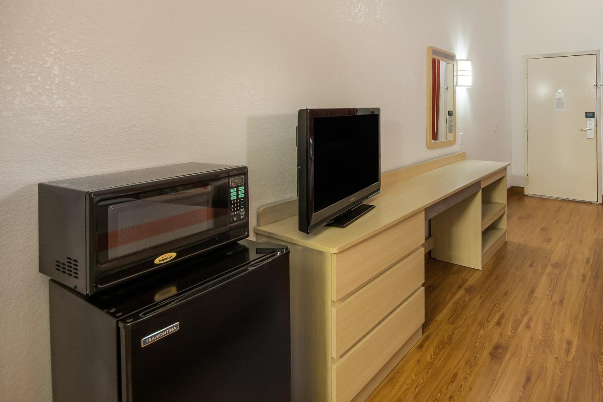 Americas Best Value Inn & Suites Humble Exteriör bild